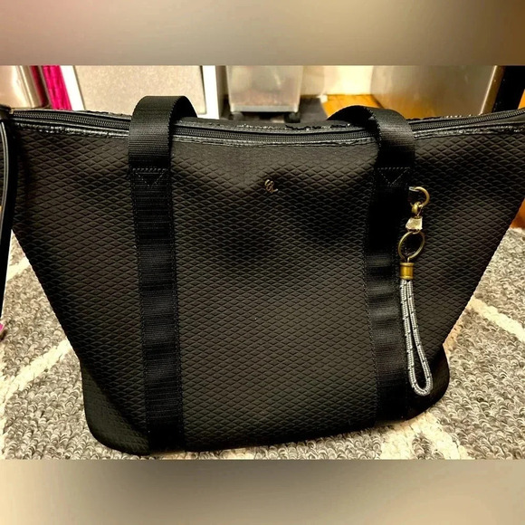 Elliott Lucca Textured Large Tote - Picture 1 of 9